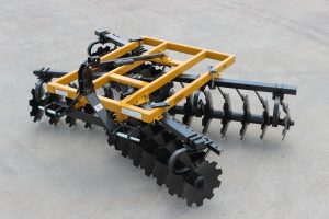 Side view of large-frame LTF Lift Offset Harrow